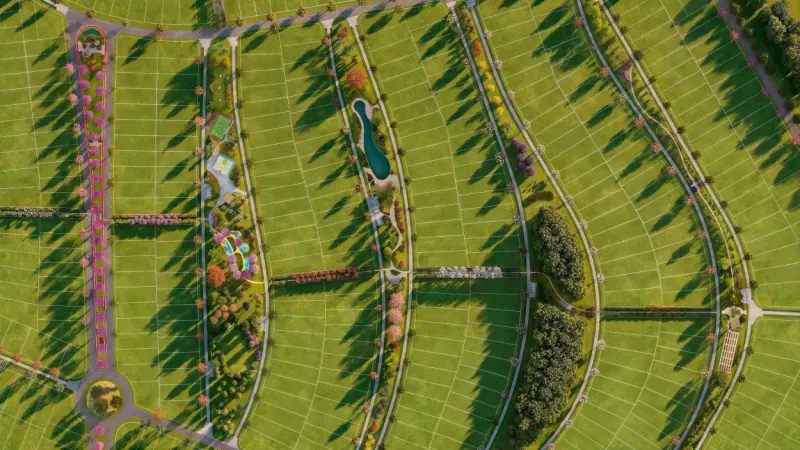 Vista aérea das praças e do parque linear da Fazenda Lumiar, em Goiânia