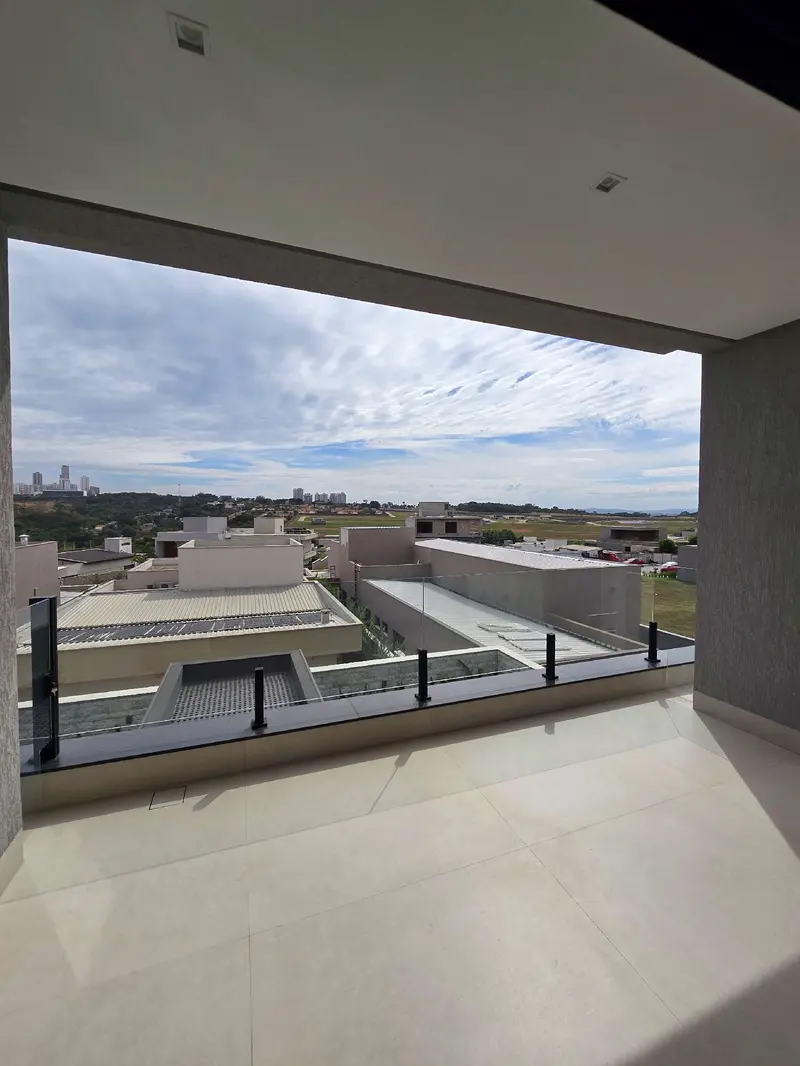 Sacada com vista livre do sobrado no Jardins Itália, Goiânia
