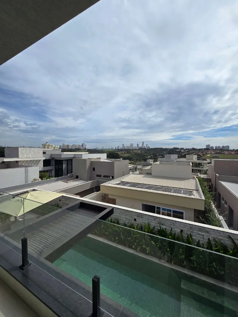 Sacada com vista livre do sobrado no Jardins Itália, Goiânia