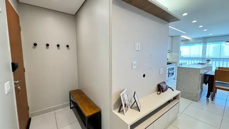 Hall de entrada do apartamento no Solar Amazônia, Parque Amazônia em Goiânia