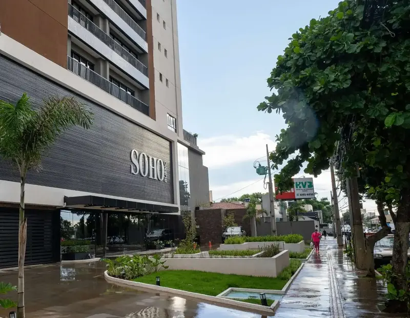Fachada de edifício de apartamentos compactos no Setor Bueno, em Goiânia