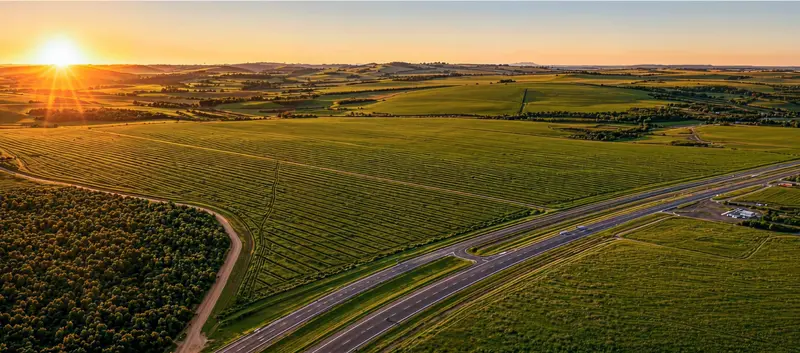 Área verde e lotes de condomínio fazenda na GO-020, perto de Goiânia