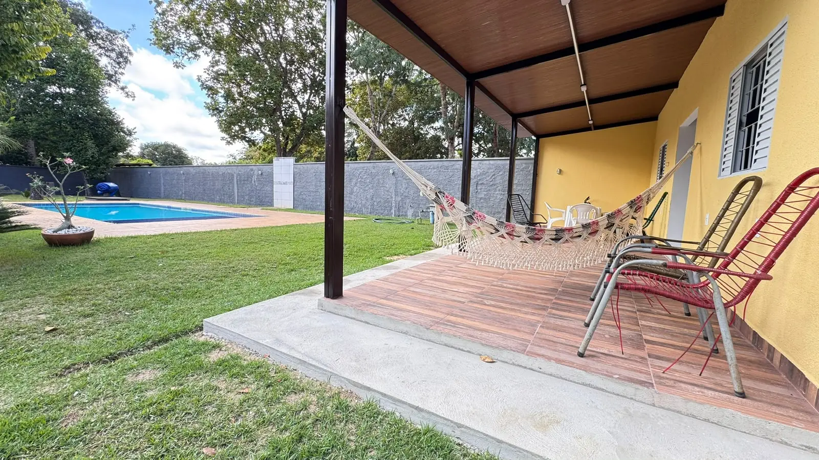 Varanda e jardim